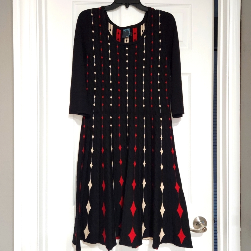 Gabby Skye Black Diamond Pattern Sweater Dress